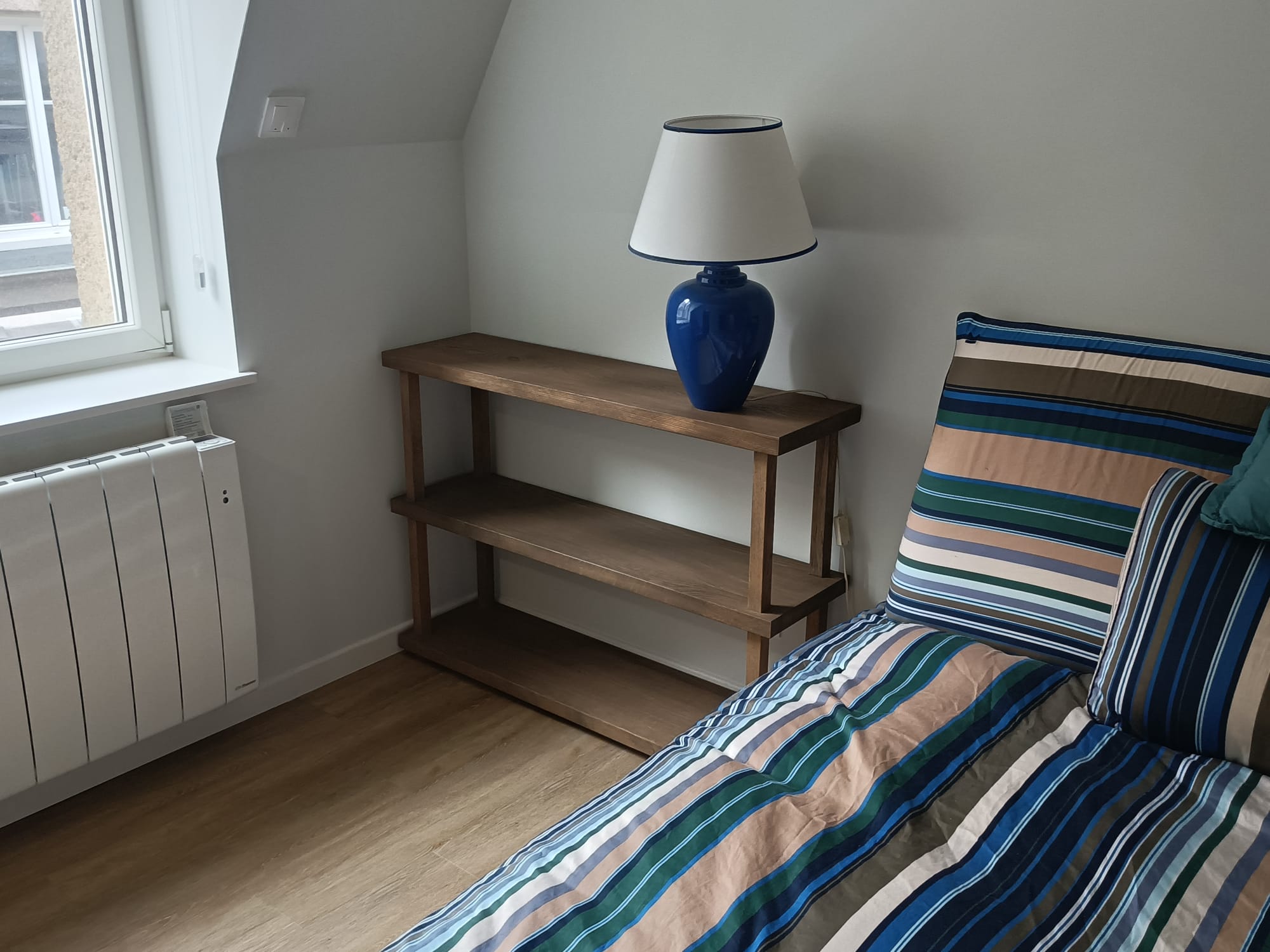 Fabrication de tables de chevet en chêne massif. Finition huilée à Saint-Malo. par Hugo Pauchard - HP Bois Menuiserie - Saint-Malo